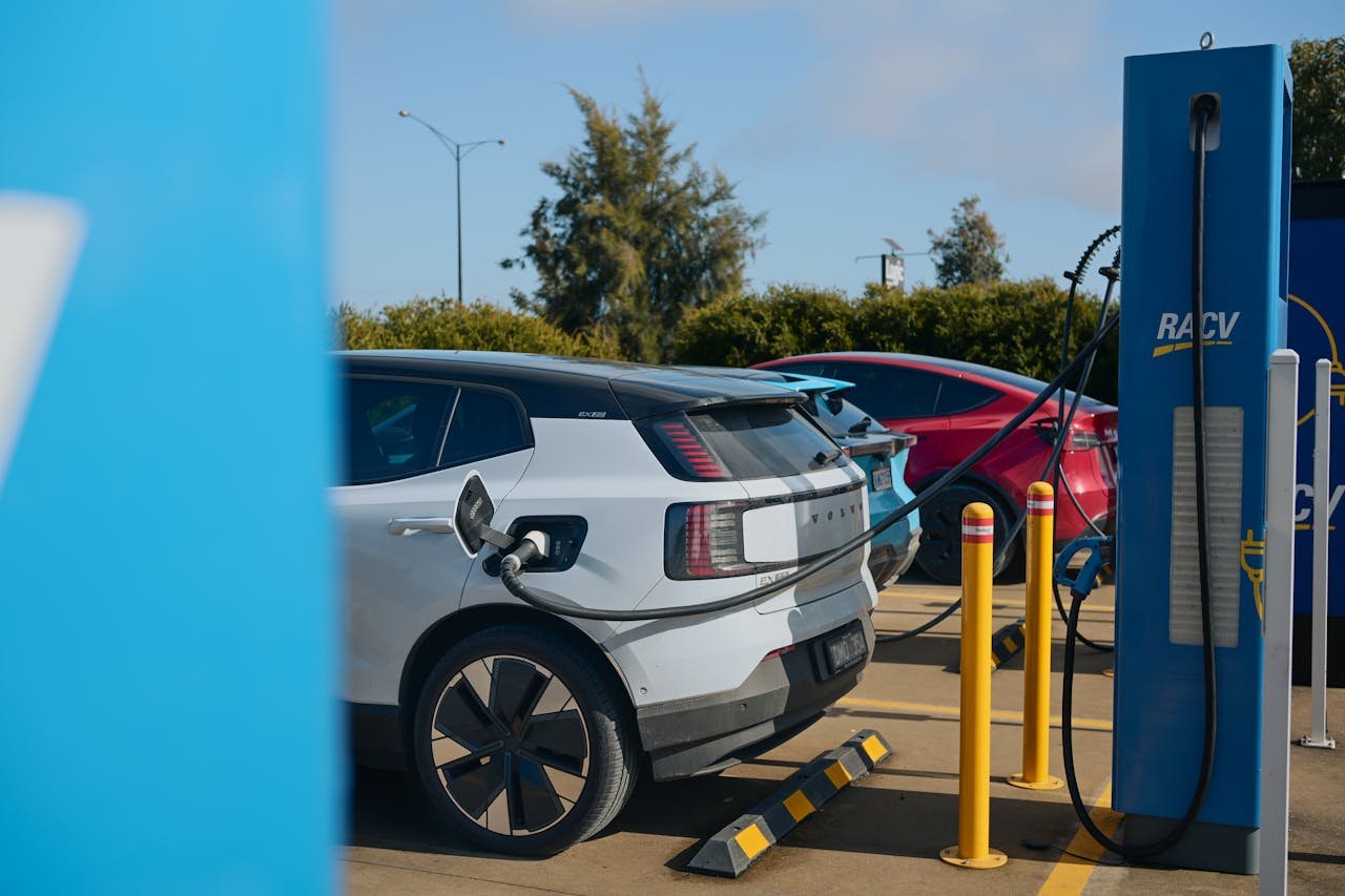 contact-img Electric vehicles charging at a RACV station in Barnawartha, VIC, Australia, promoting sustainable transportation.